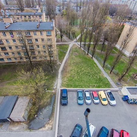 Просторная Однокомнатная Квартира Возле Скоростного Трамвая Kiev Ngoại thất bức ảnh